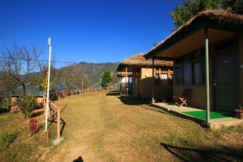 Oyo 43476 Vatika Resort ชิมลา ห้อง รูปภาพ